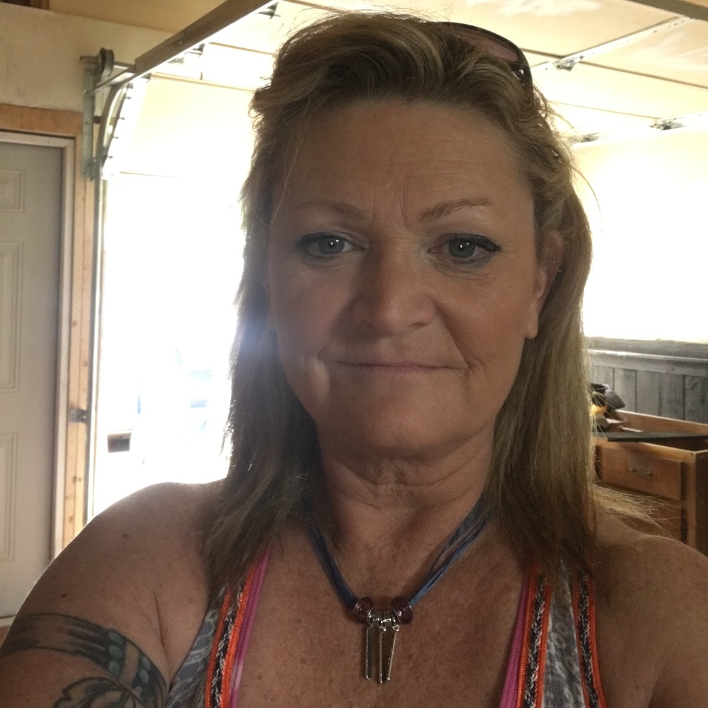 Meet your Posher, Dee